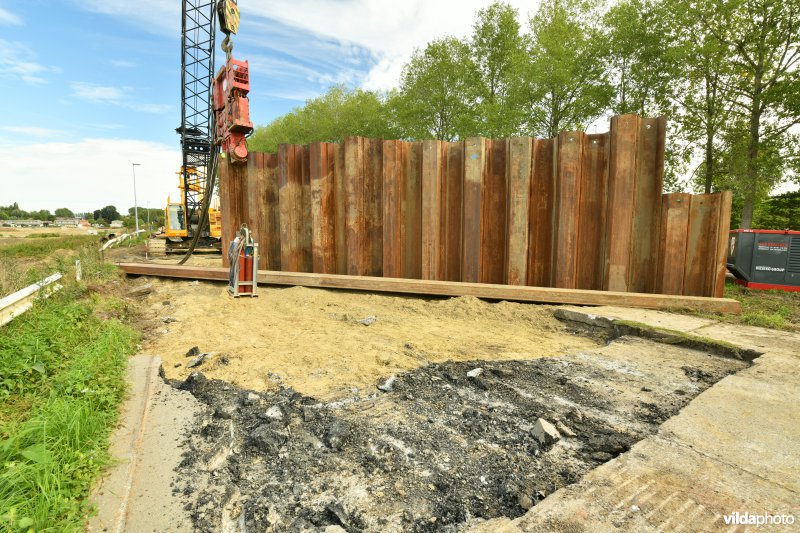 Heien van damplanken in het Groot-Broek