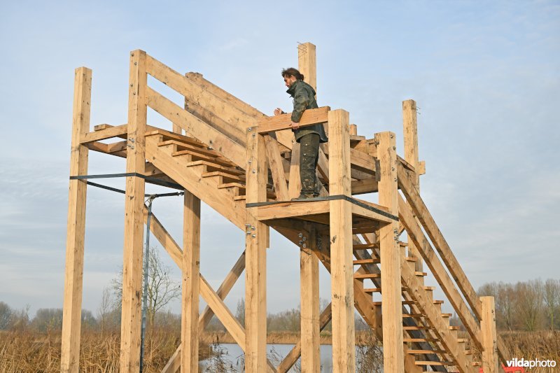 Bouw van uitkijktoren Kalkense Meersen