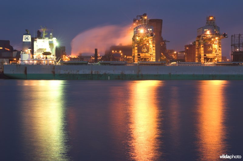 Industrie langs het Kanaal Gent-Terneuzen