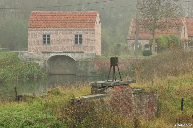 Sluis in de Paardenweide in Berlare