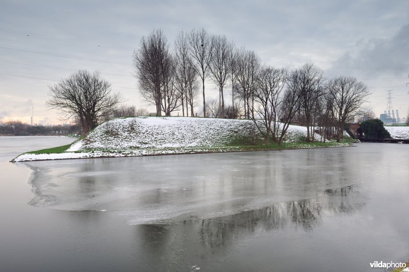 Walgracht rond Fort Lillo