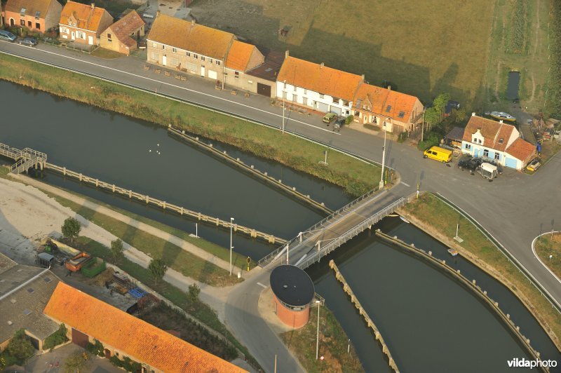 Tervatebrug over de IJzer