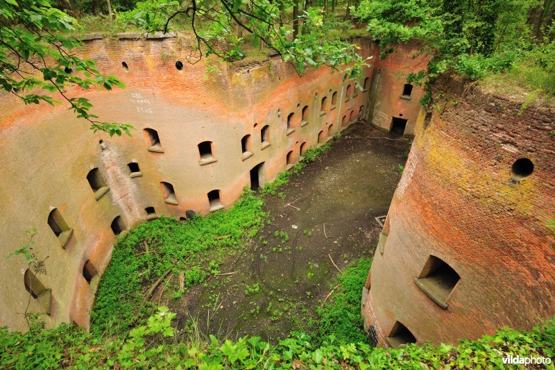 Binnenplein van réduit van fort 6