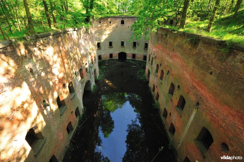 Binnenplein van réduit van fort 6
