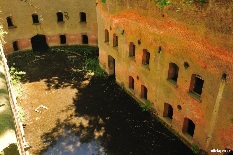 Binnenplein van réduit van fort 6