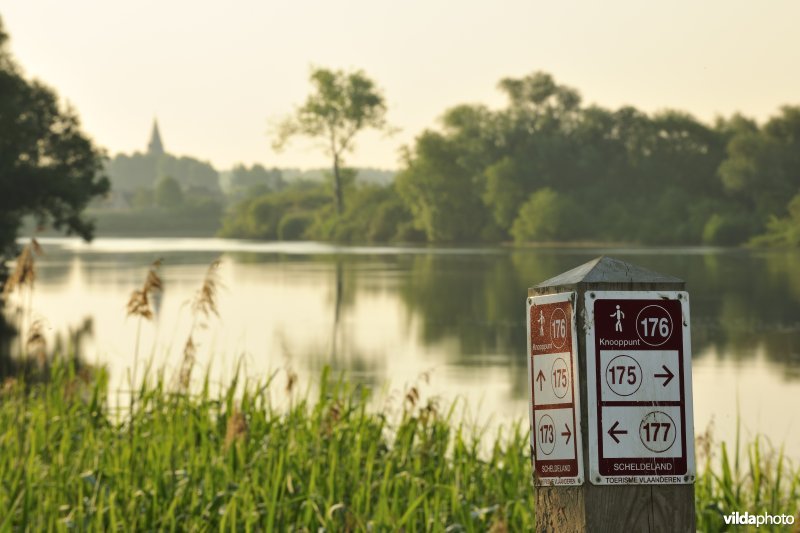 Wandelwegwijzer in de Kramp