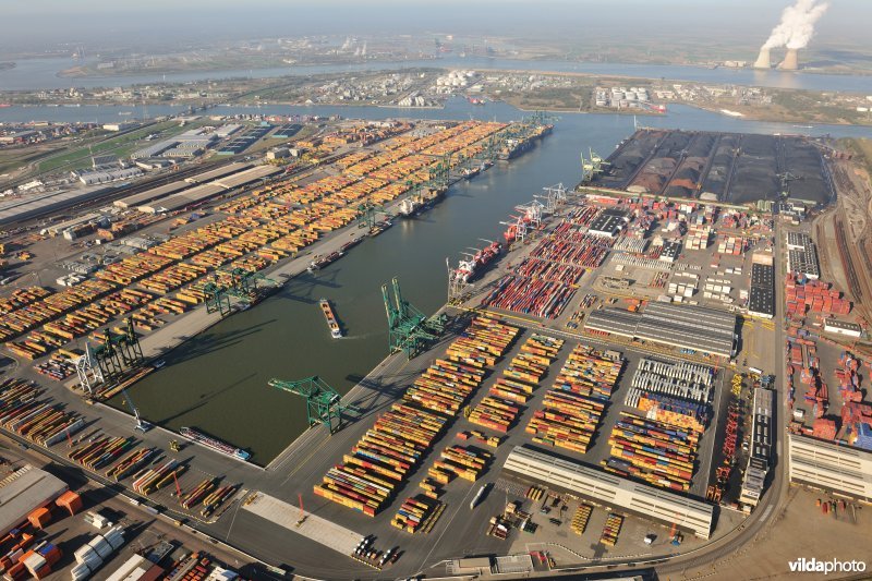 Delwaidedok in de zeehaven van Antwerpen