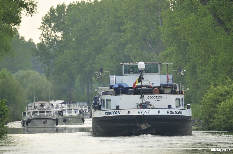 Boten op het kanaal te Oostkamp