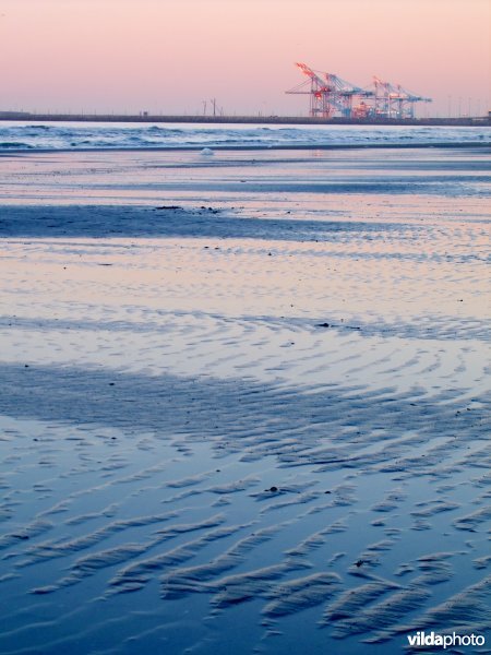 Zonsondergang aan de haven van Zeebrugge