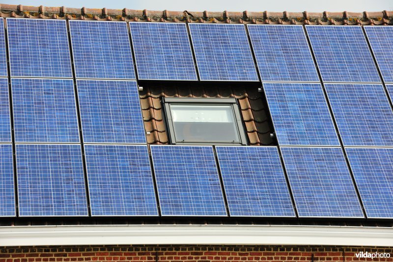 Zonnepanelen op een woonhuis