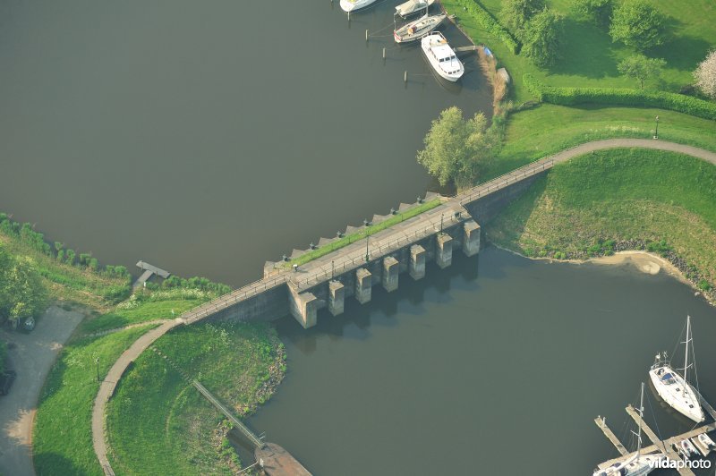 Inundatiesluis bij het Benedensas