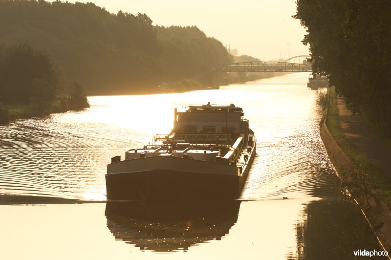 Scheepvaart op het Kanaal Ooigem Roeselare